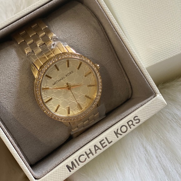 MK3120 Gold 5-Link Round Argyle MK Glitz Watch - Picture 4 of 7